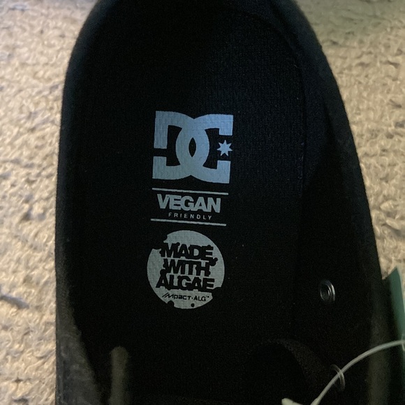 DC skate shoes - Picture 2 of 3